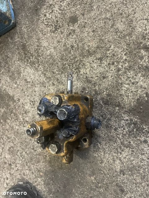 JCB 3cx 4cx rozdzielacz wysuwu ramienia - 2