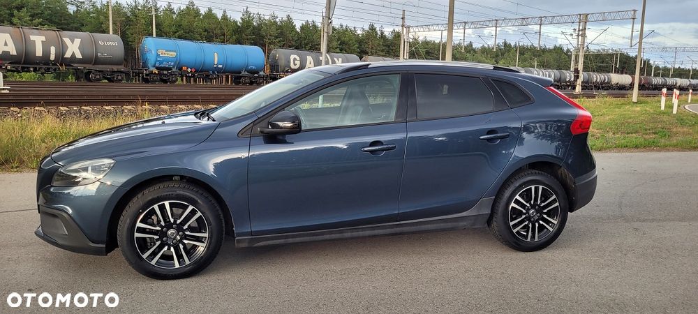Volvo V40 Cross Country - 4
