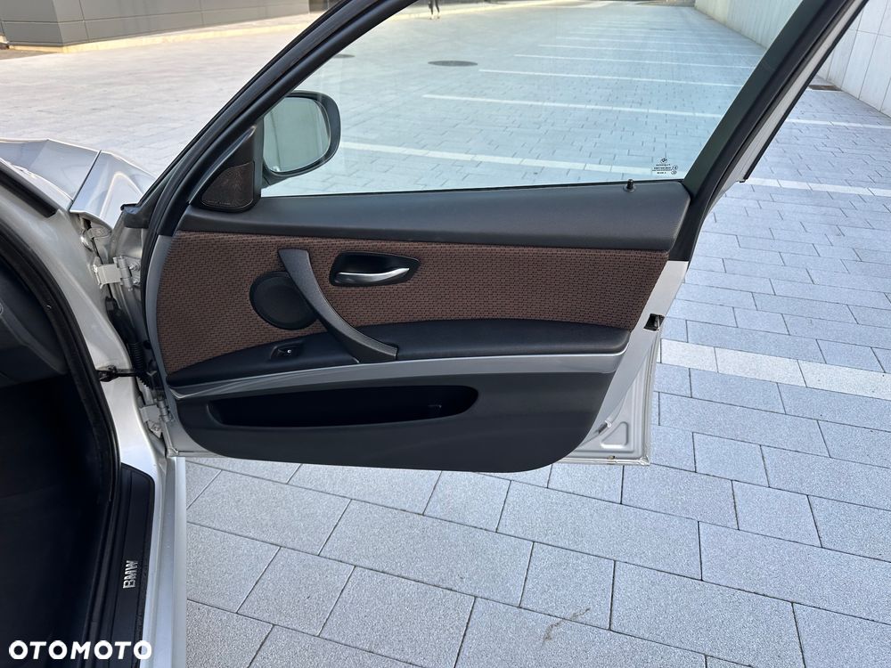 BMW Seria 3 318d DPF Edition Exclusive - 18