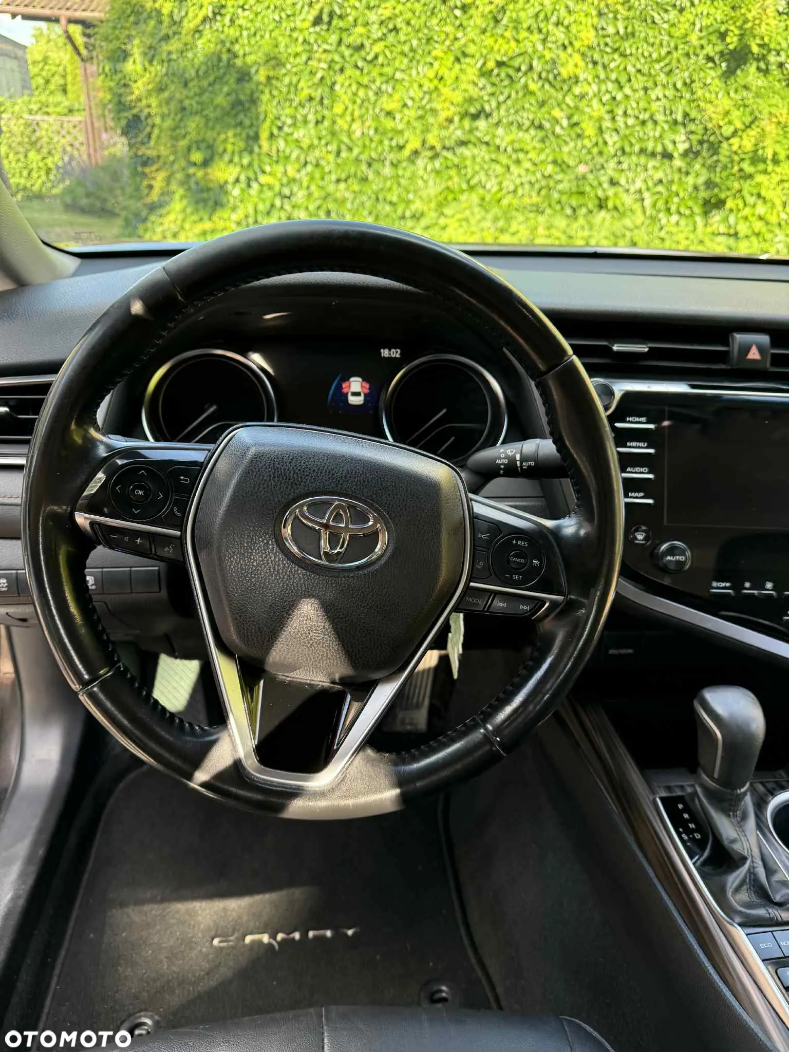Toyota Camry 2.5 Hybrid Executive CVT - 9