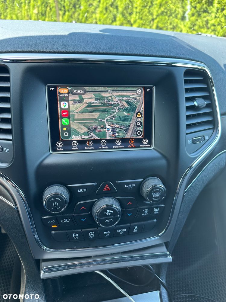 Jeep Grand Cherokee - 25