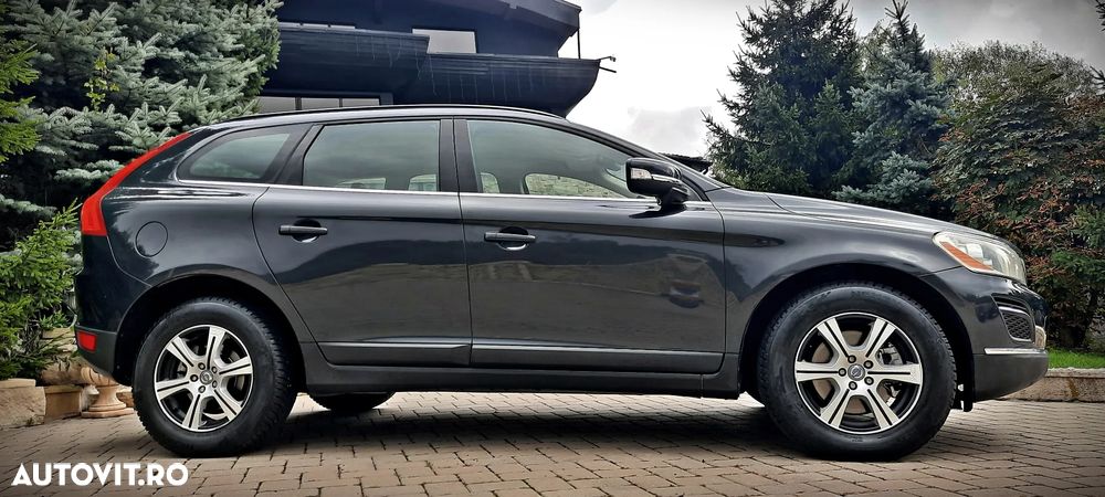 Volvo XC 60 D5 AWD Geartronic Momentum - 6