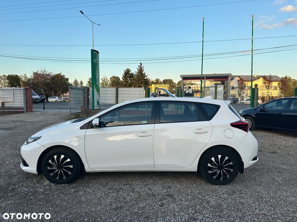 Toyota Auris 2016 photo 5