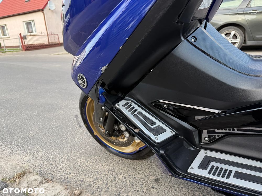 Yamaha Tmax - 23