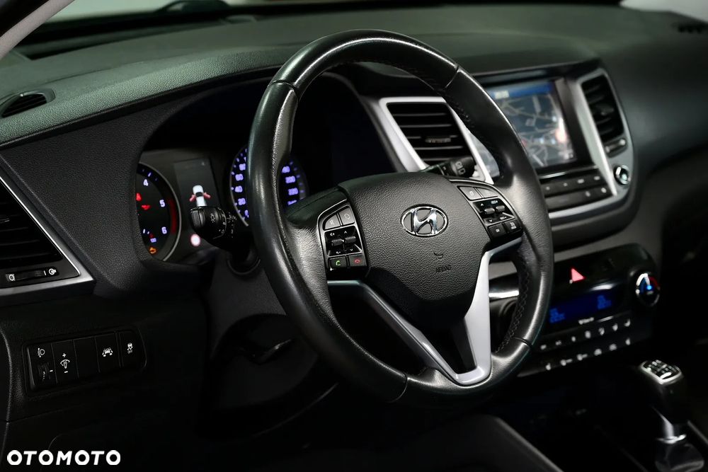 Hyundai Tucson 1.7 CRDI BlueDrive Style 2WD - 24