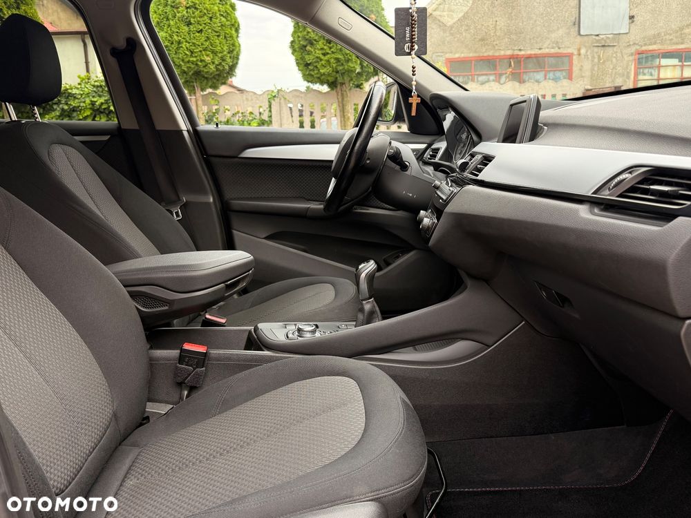 BMW X1 xDrive18d - 17