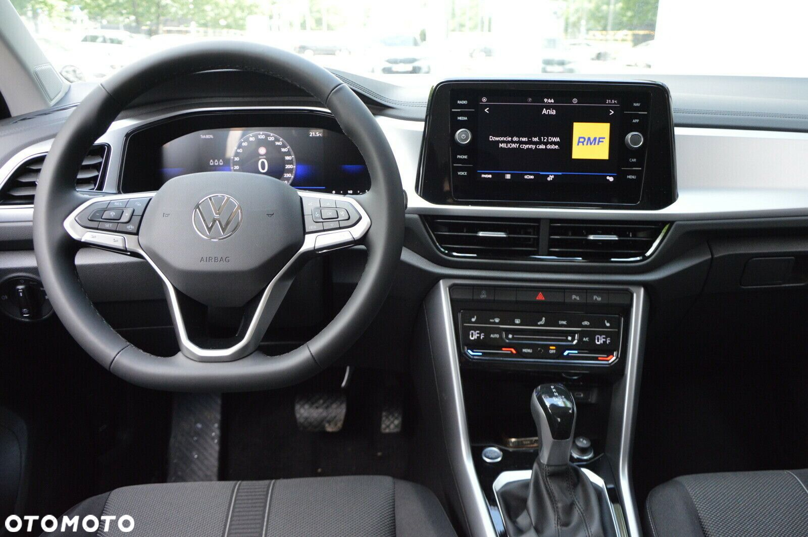 Volkswagen T-Roc - 12