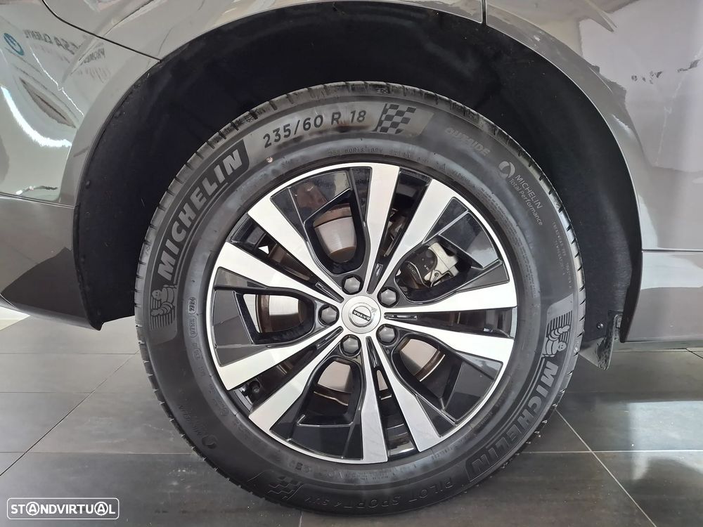 Volvo XC 60 2.0 T6 PHEV Core AWD - 32