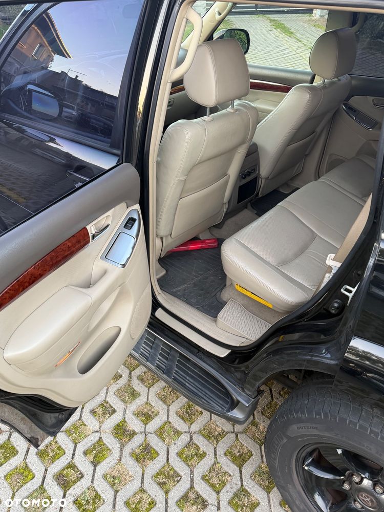 Toyota Land Cruiser - 10