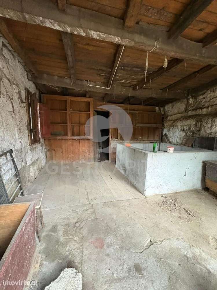 Moradia para recuperar em Gove, Baião - Grande imagem: 3/28