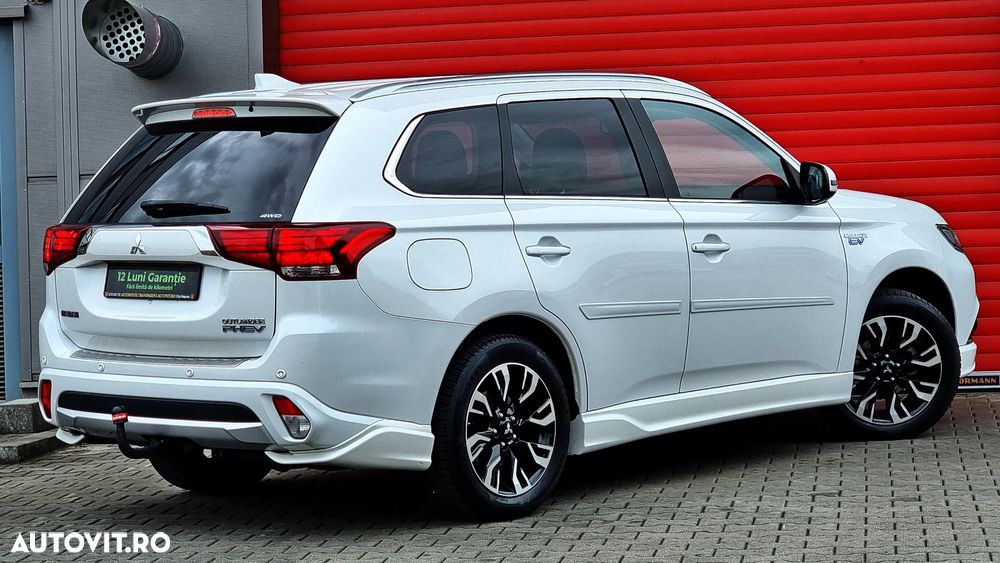 Mitsubishi Outlander 2.0 4WD - 8