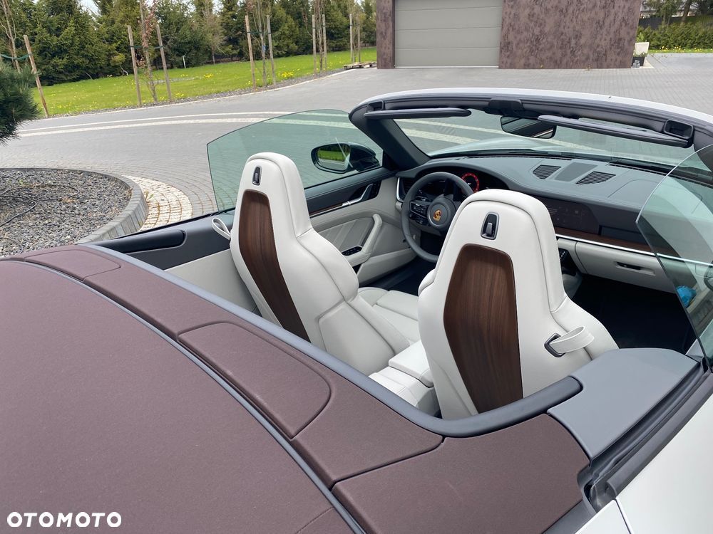 Porsche 911 Carrera 4S Cabrio - 1