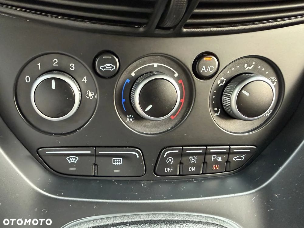 Ford Kuga - 11
