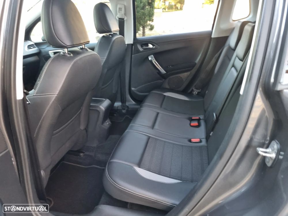 Peugeot 2008 1.2 PureTech Allure - 25