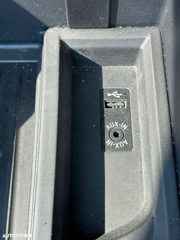 BMW Seria 3 318d Aut. - 31