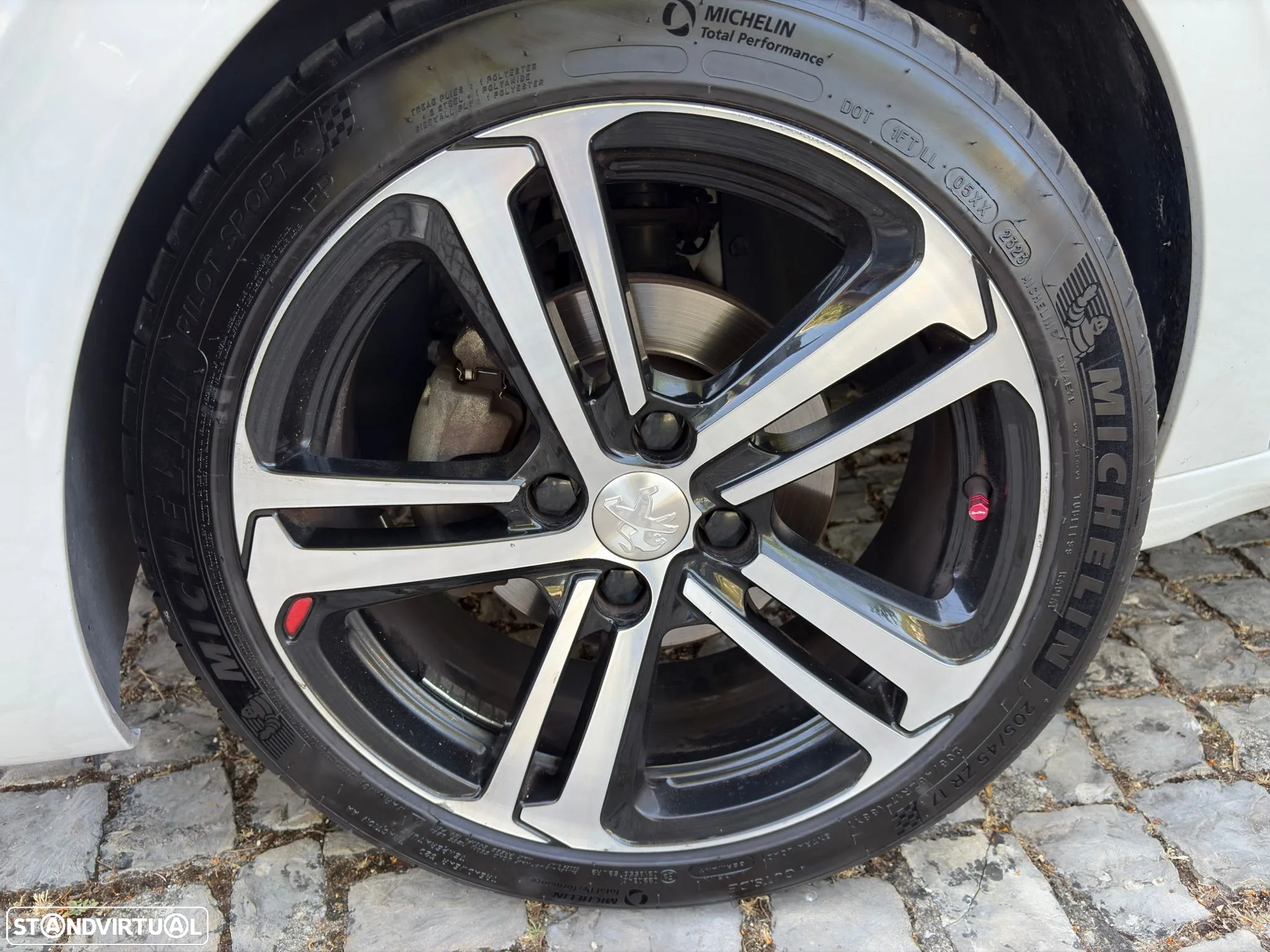 Peugeot 208 1.2 PureTech GT Line - 13