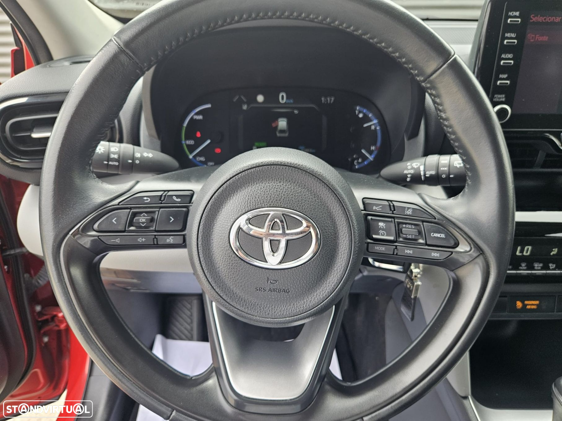 Toyota Yaris Cross 1.5 HDF Comfort Plus - 17