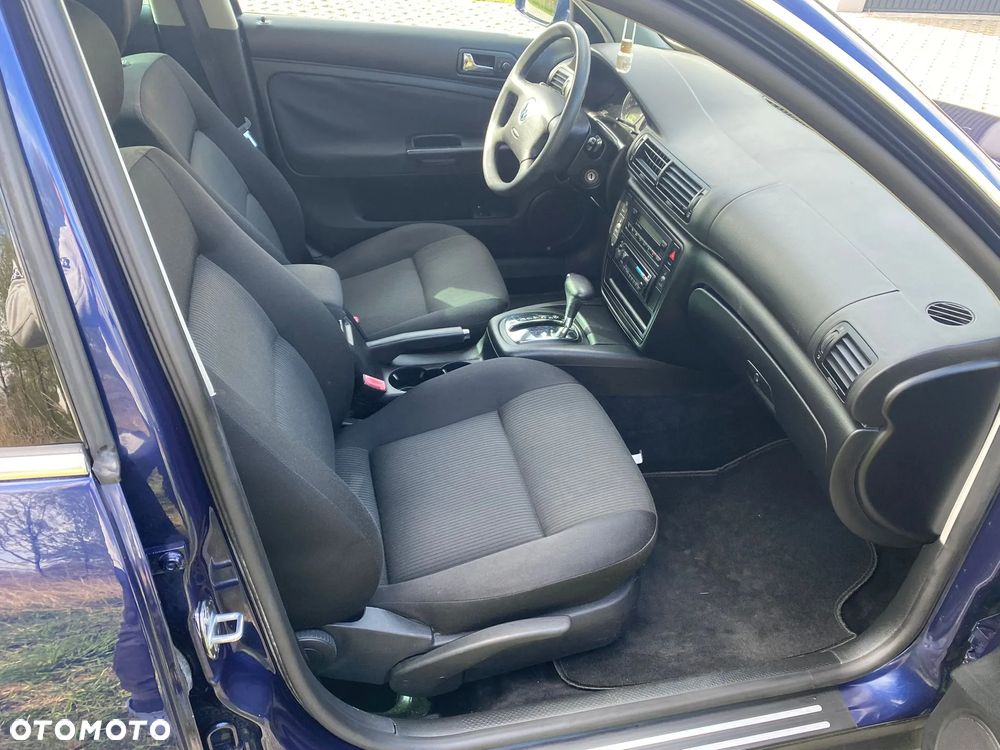 Volkswagen Passat - 17