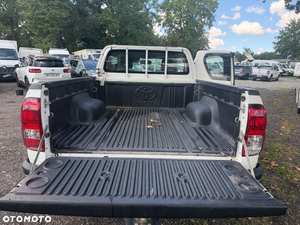 Toyota Hilux 2.4 D-4D Double Cab DLX 4x4 - 9