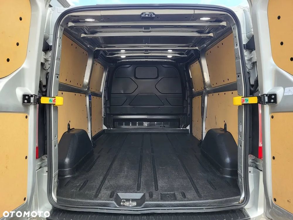 Ford TRANSIT CUSTOM - 13