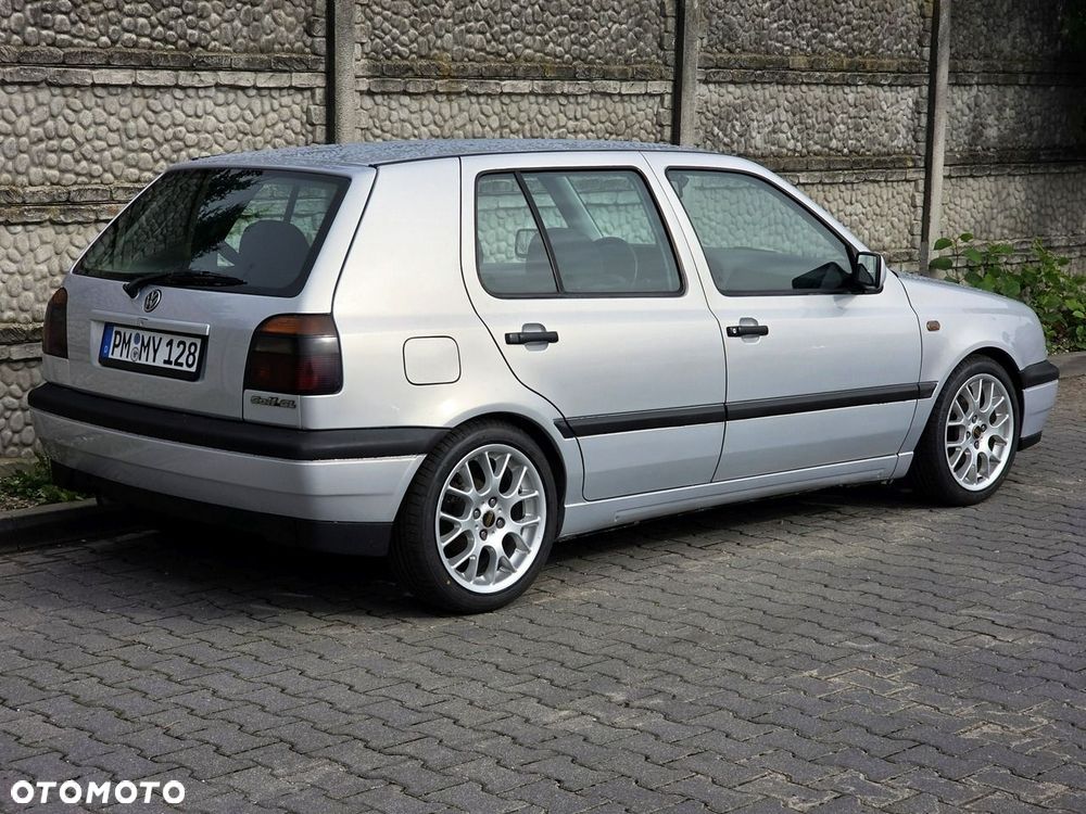 Volkswagen Golf 2.0 GL - 8