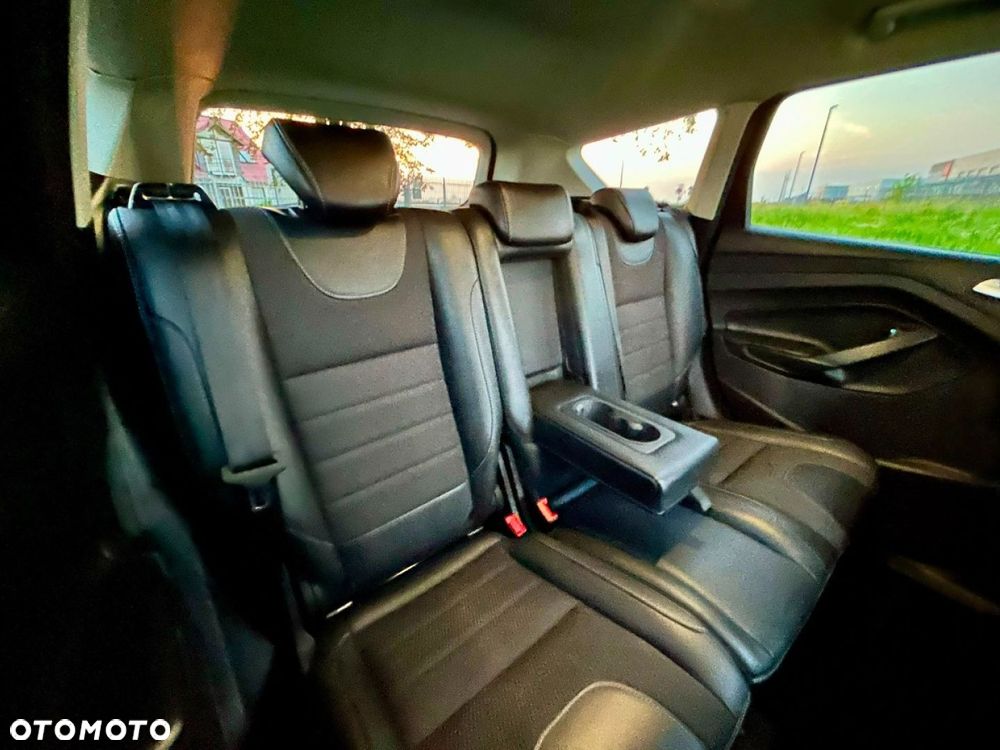 Ford Kuga - 25