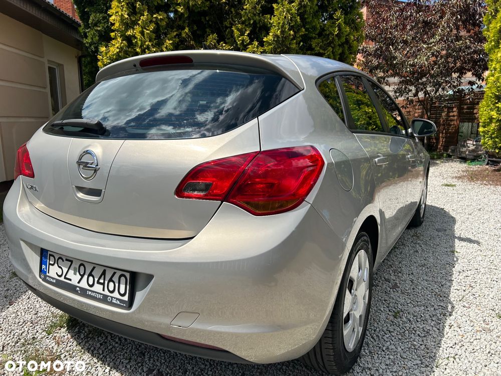 Opel Astra 1.6 Enjoy - 4