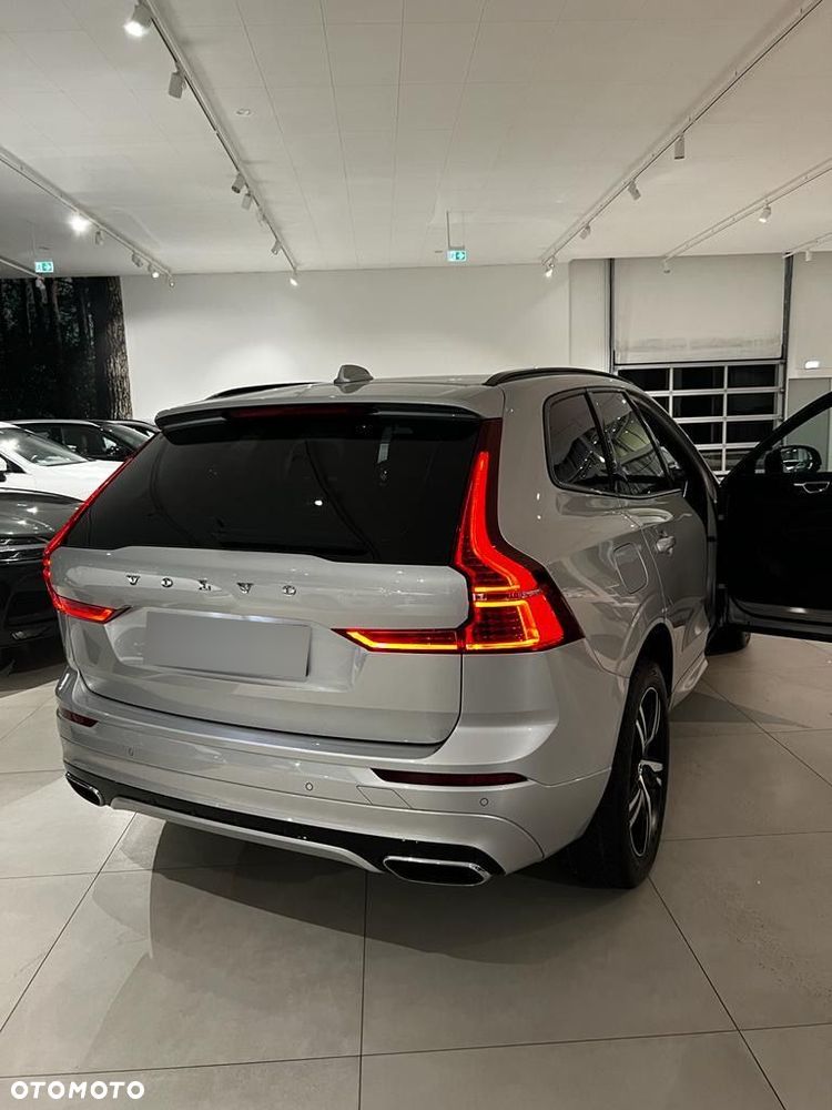 Volvo XC 60 T5 AWD R-Design - 3