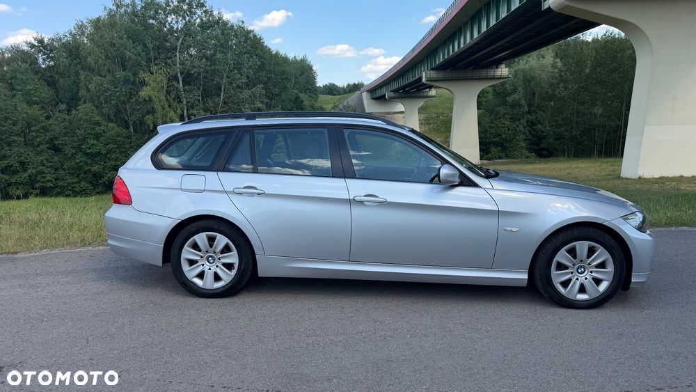 BMW Seria 3 320d xDrive - 6
