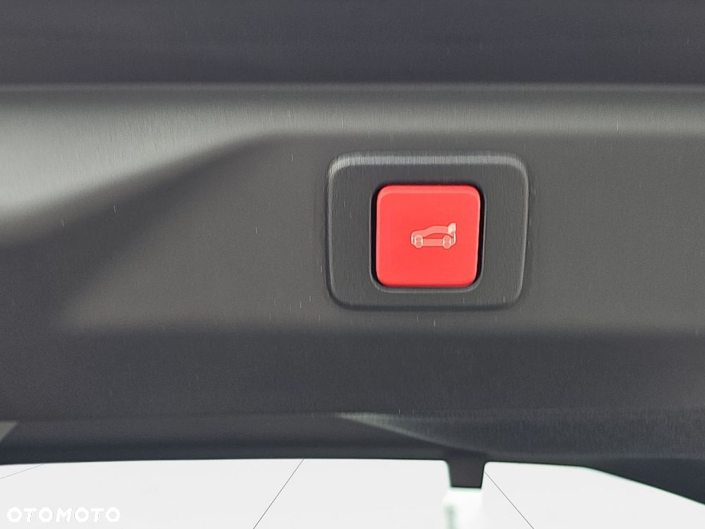 Peugeot 3008 1.2 PureTech mHEV GT S&S e-DCS6 - 27