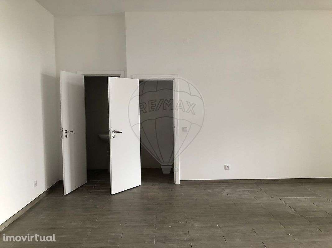 Escritório  para arrendamento - Grande imagem: 4/9