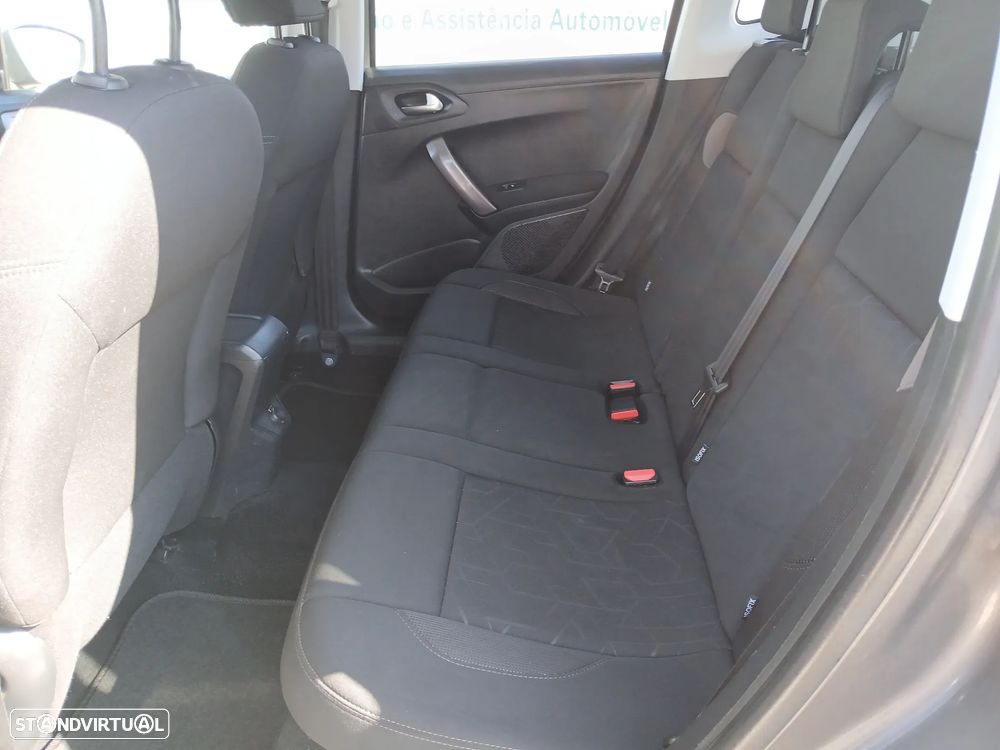 Peugeot 2008 1.2 PureTech Style - 18
