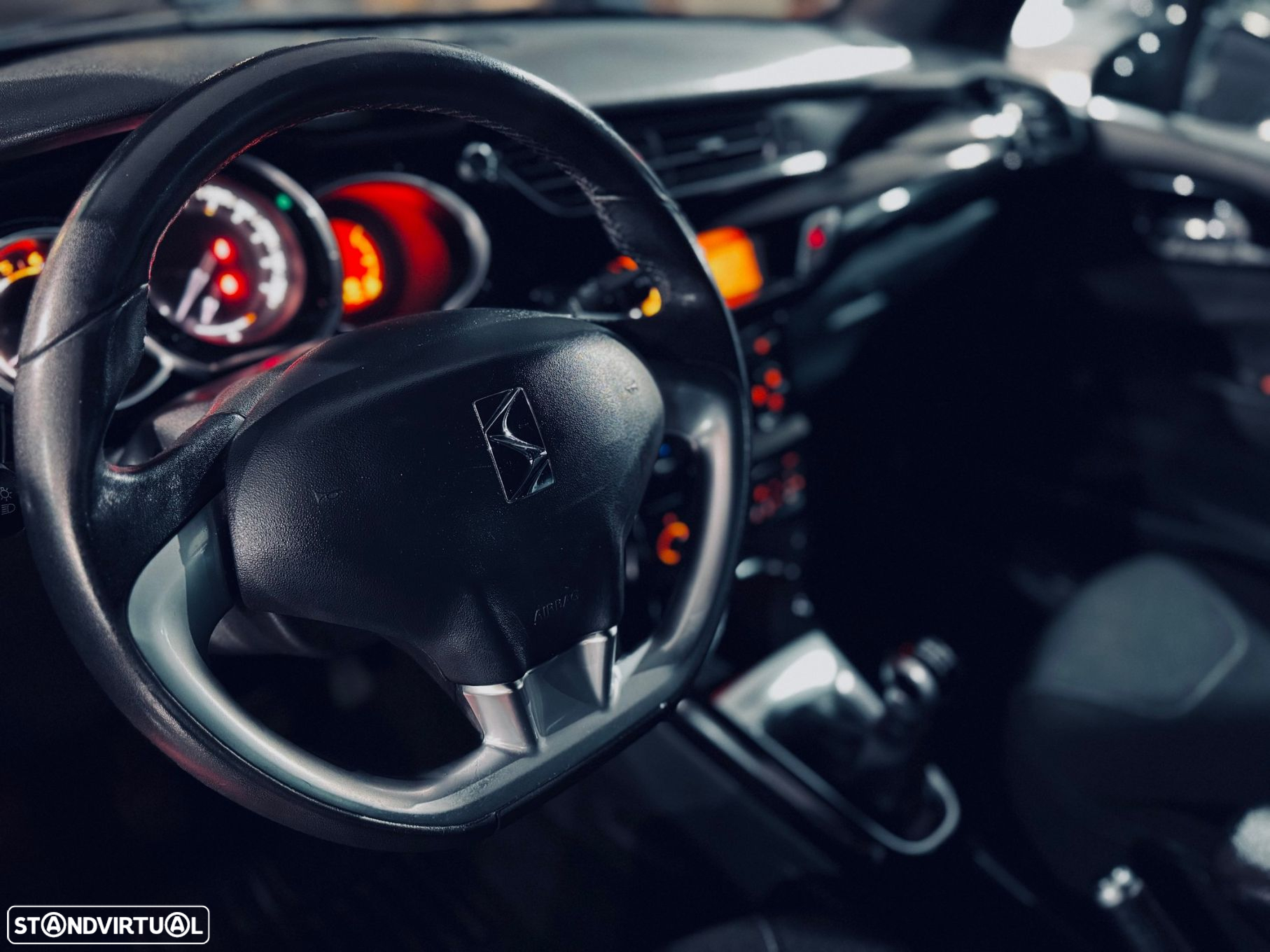 Citroën DS3 1.6 HDi Airdream So Chic - 21