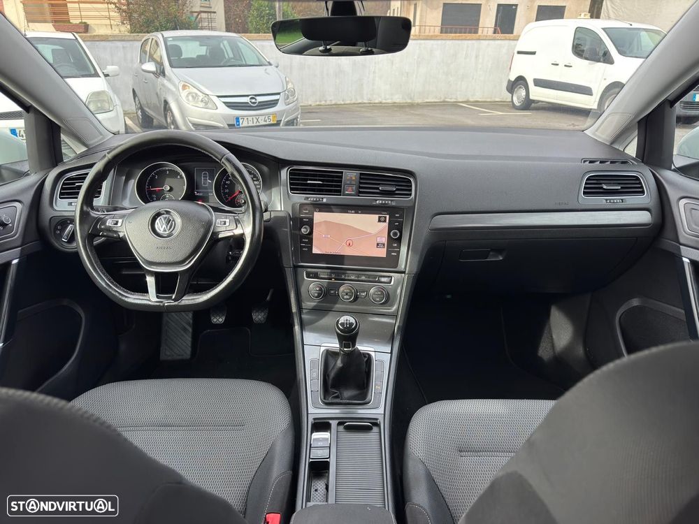 VW Golf 1.6 TDI Confortline - 6