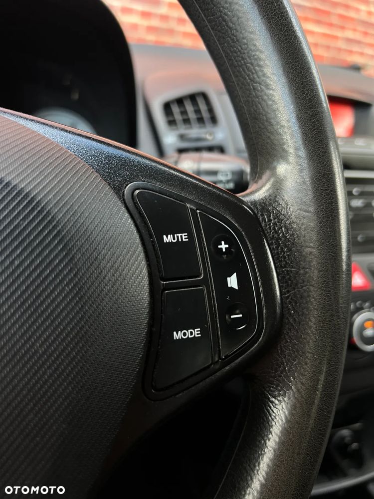 Kia Ceed - 27