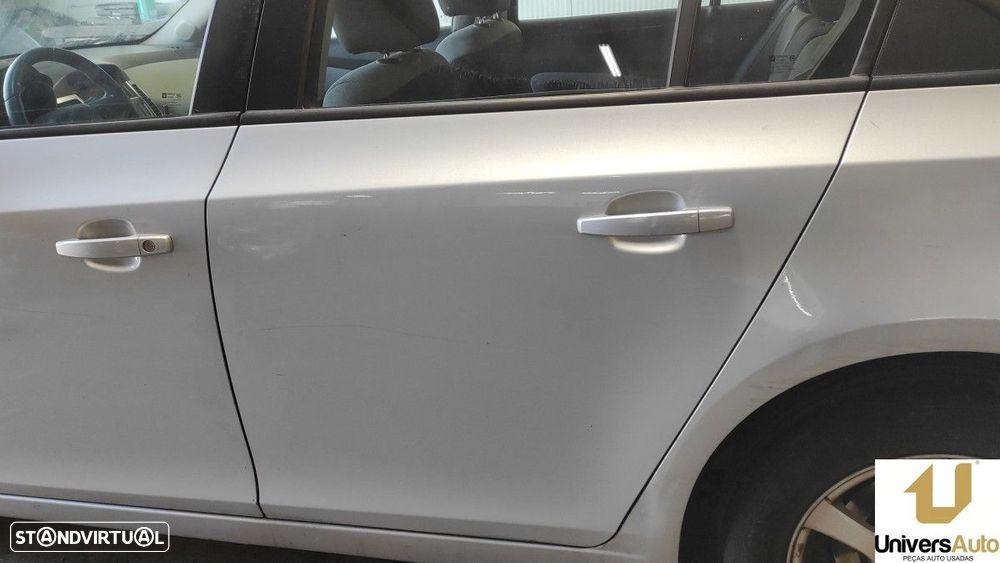 PORTA TRASEIRA ESQUERDA CHEVROLET CRUZE LS - 3
