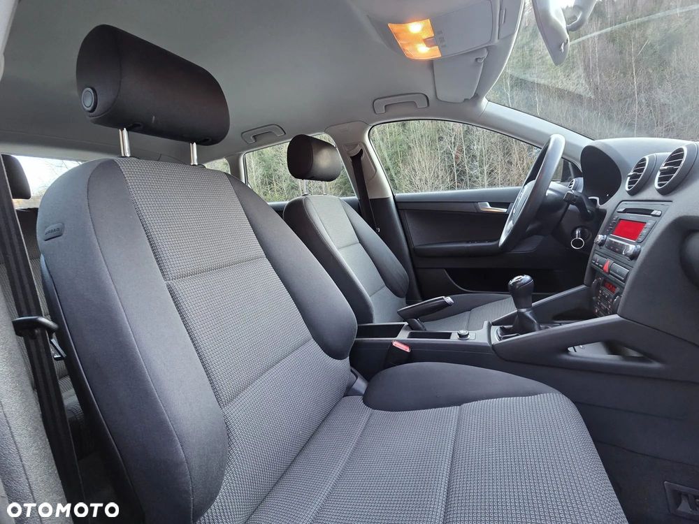 Audi A3 Sportback 1.6 Attraction - 25
