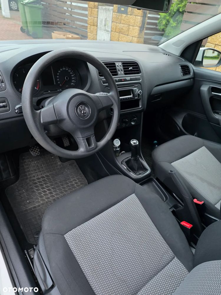 Volkswagen Polo - 12