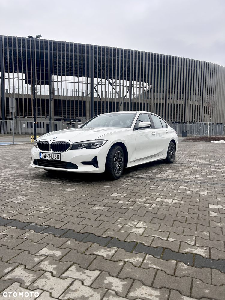 BMW Seria 3 318i - 1