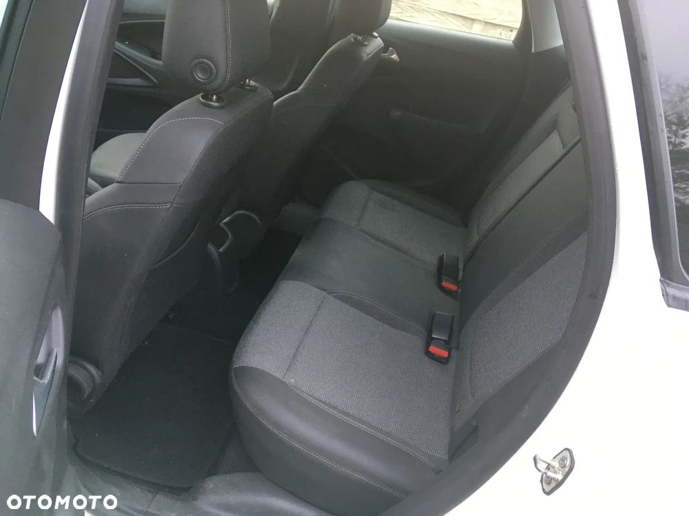 Opel Crossland X - 12