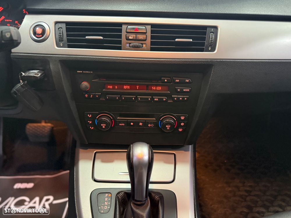 BMW 320 dA Exclusive - 16