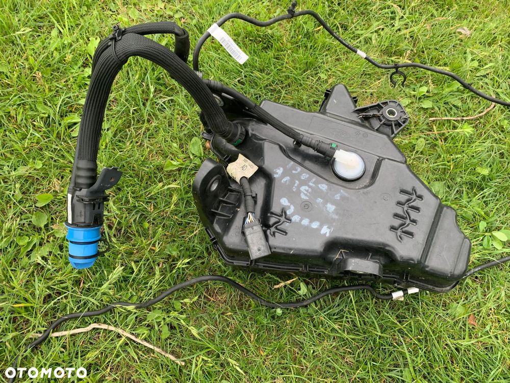 ZBIORNIK ADBLUE FORD MONDEO MK5 KG93-5J228-AD - 1