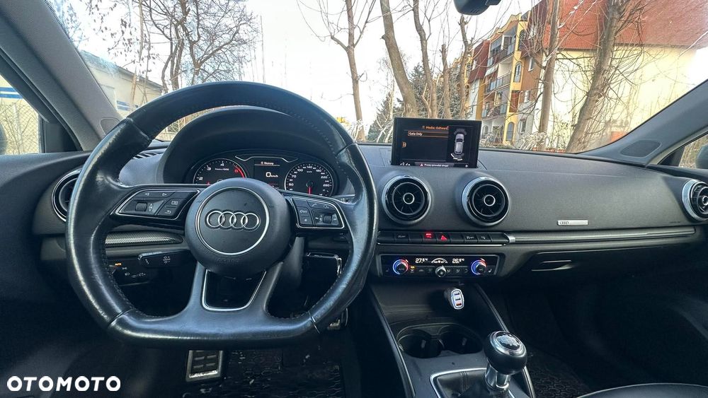 Audi A3 Sportback 2.0 TDI design - 12