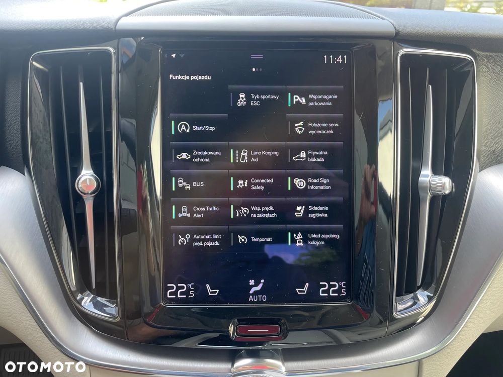 Volvo XC 60 B4 D AWD Momentum Pro - 22