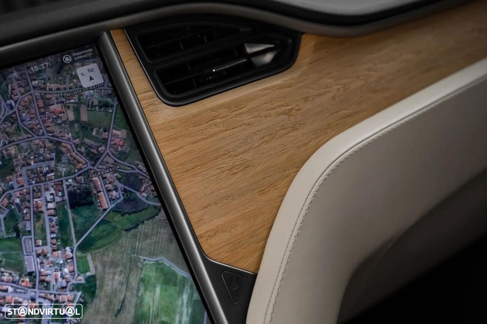 Tesla Model S Standard Range - 38
