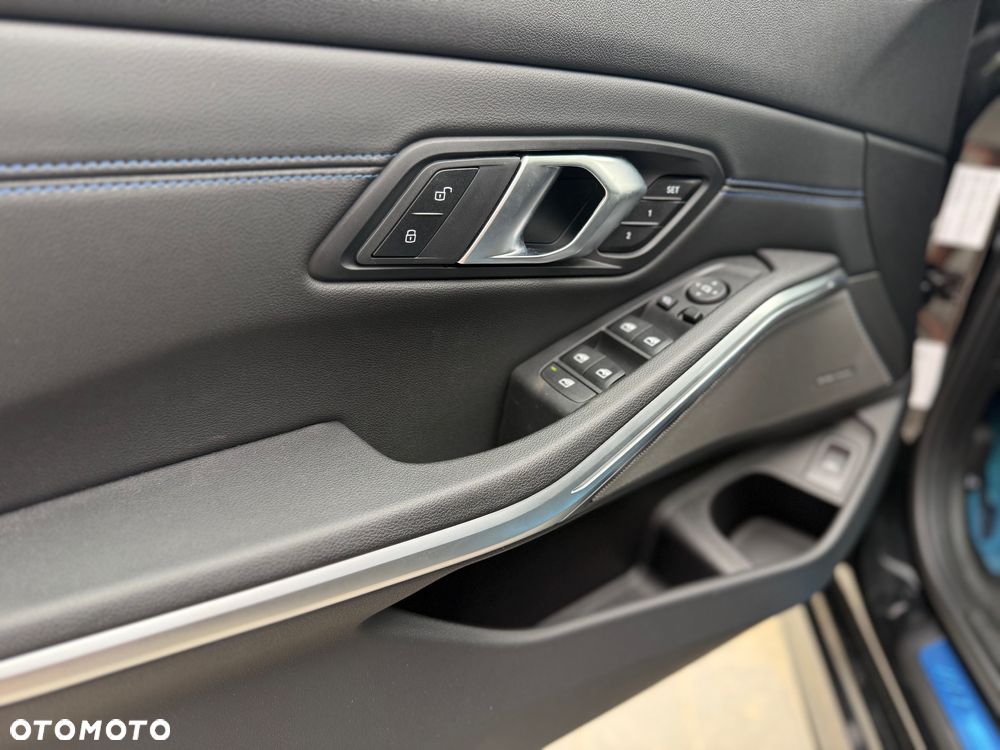BMW Seria 3 M340i xDrive mHEV sport - 8