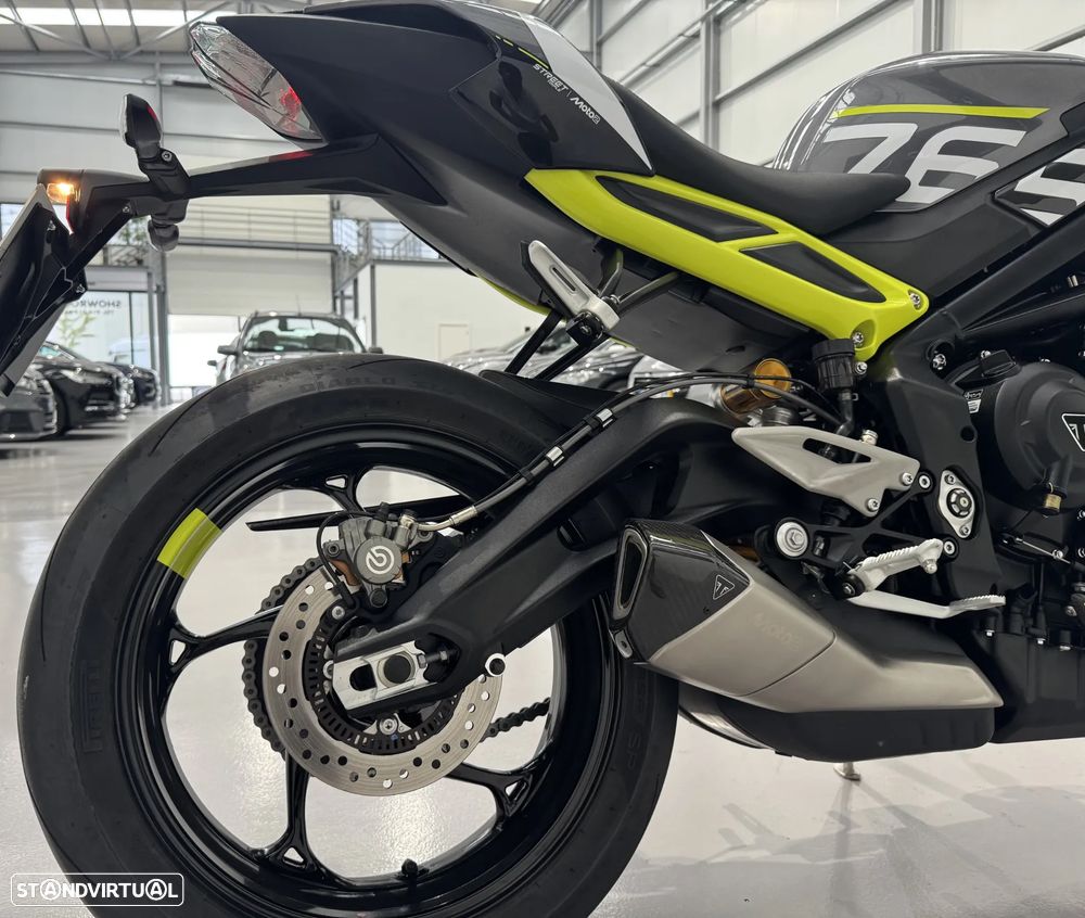 Triumph Street Triple 765 Moto2 - 18