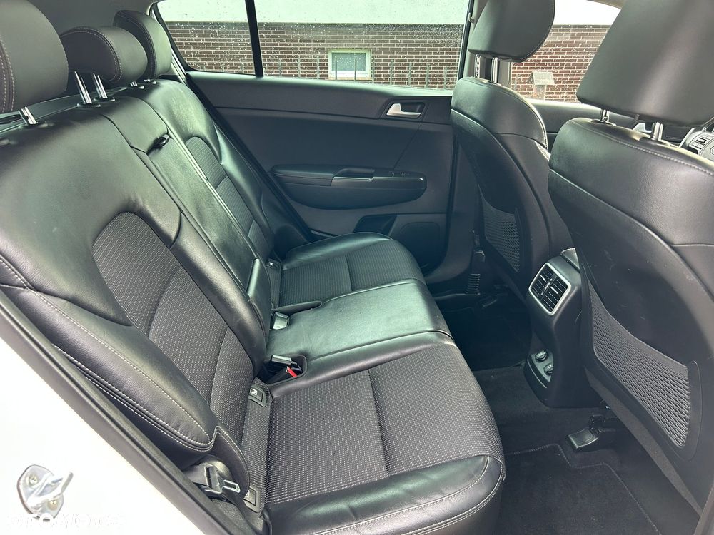 Kia Sportage 2,0 CRDI AWD Vision - 13