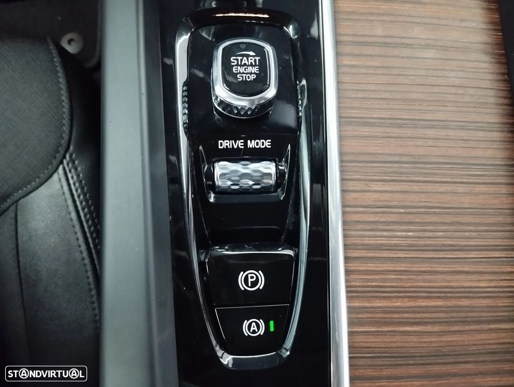 Volvo XC 60 2.0 D3 Momentum Plus - 36