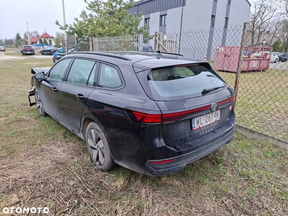 Volkswagen Passat - 4